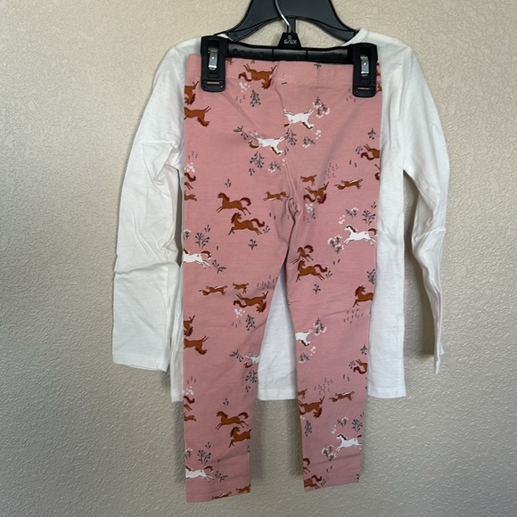 Girls matching set, top is a 6 and bottoms are a 5 - Picture 3 of 6